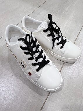 Karl Lagerfeld White Sneakers with Black Laces and Gold Accents